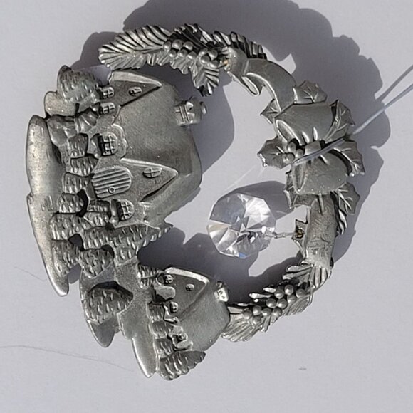 Handcrafted Pewter Christmas Wreath Ornament With Crystal Accent - Picture 4 of 10